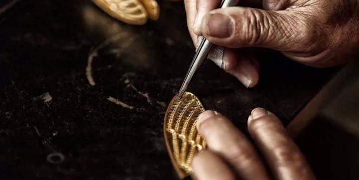 怎么做黄金项链（手工制作黄金首饰技巧）