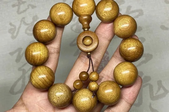 黄金木手串怎么玩（手串佩戴方法及搭配建议）