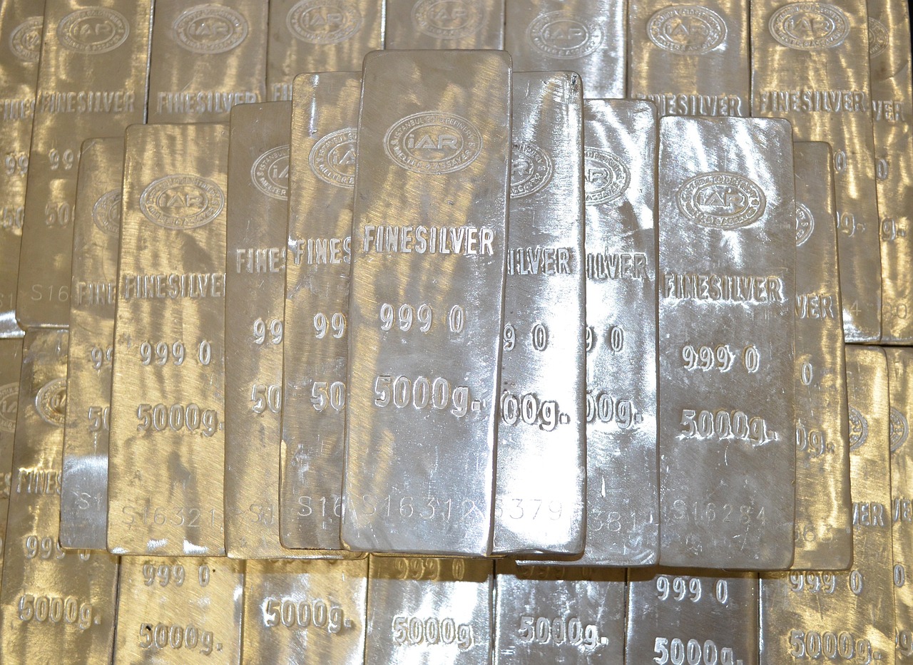 千足金和黄金哪个贵 千足金和黄金价格一样吗