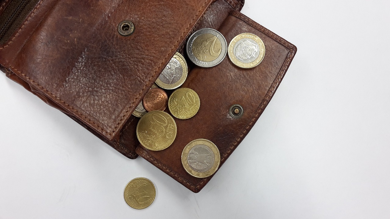2015黄金与白金哪个贵 2015黄金与白金哪个贵些