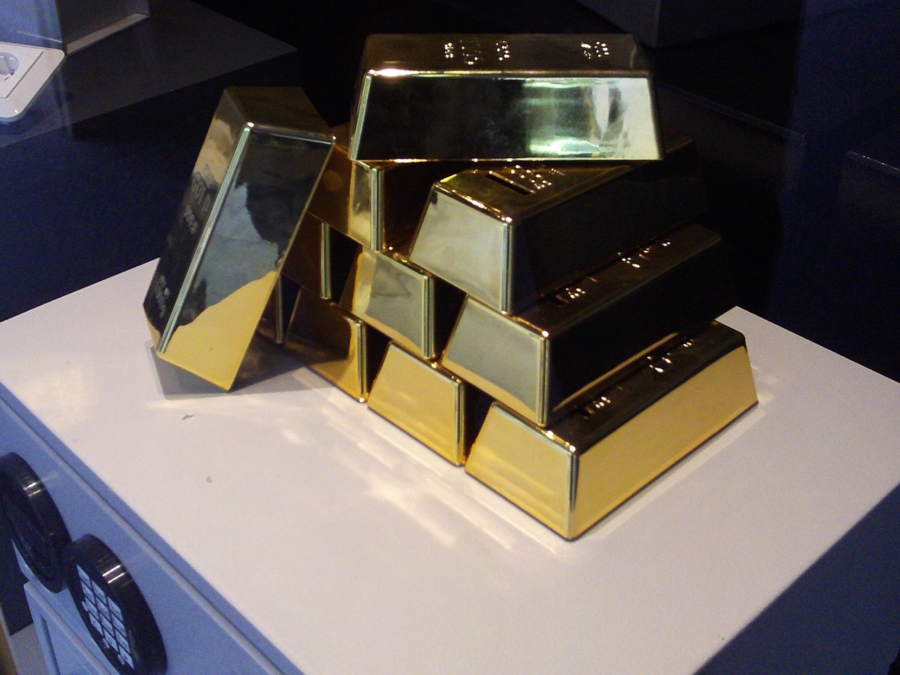 硬金和黄金哪个贵 硬金和黄金哪个贵一些