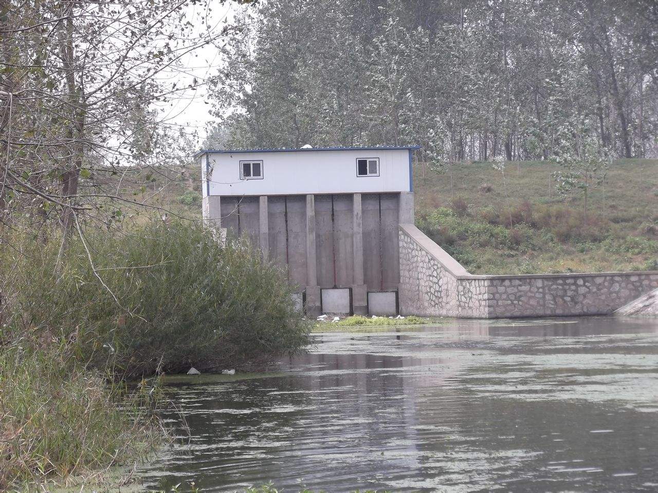 关于河坝水闸控制柜的信息