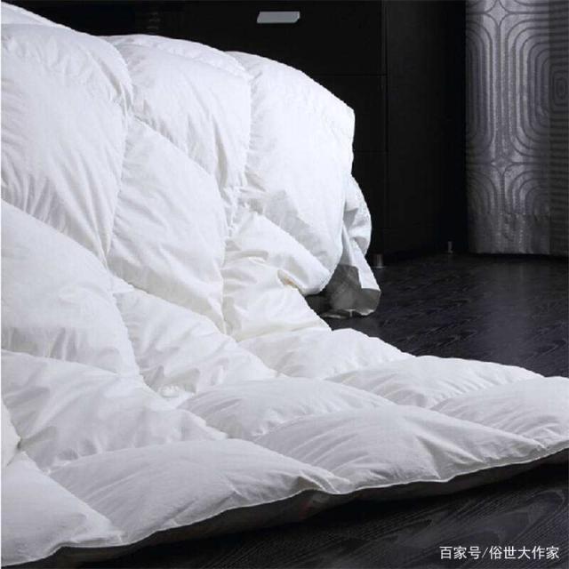 羽绒被响声影响睡眠(羽绒被睡觉会沙沙响吗)
